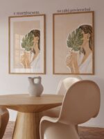 Plakat woman with a monstera leaf - obrazek 4